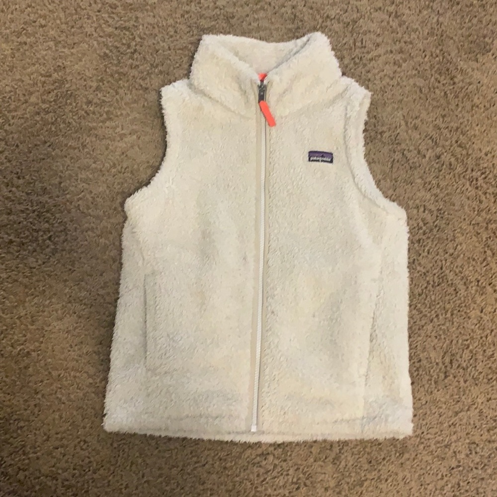 Light grey fuzzy Patagonia vest